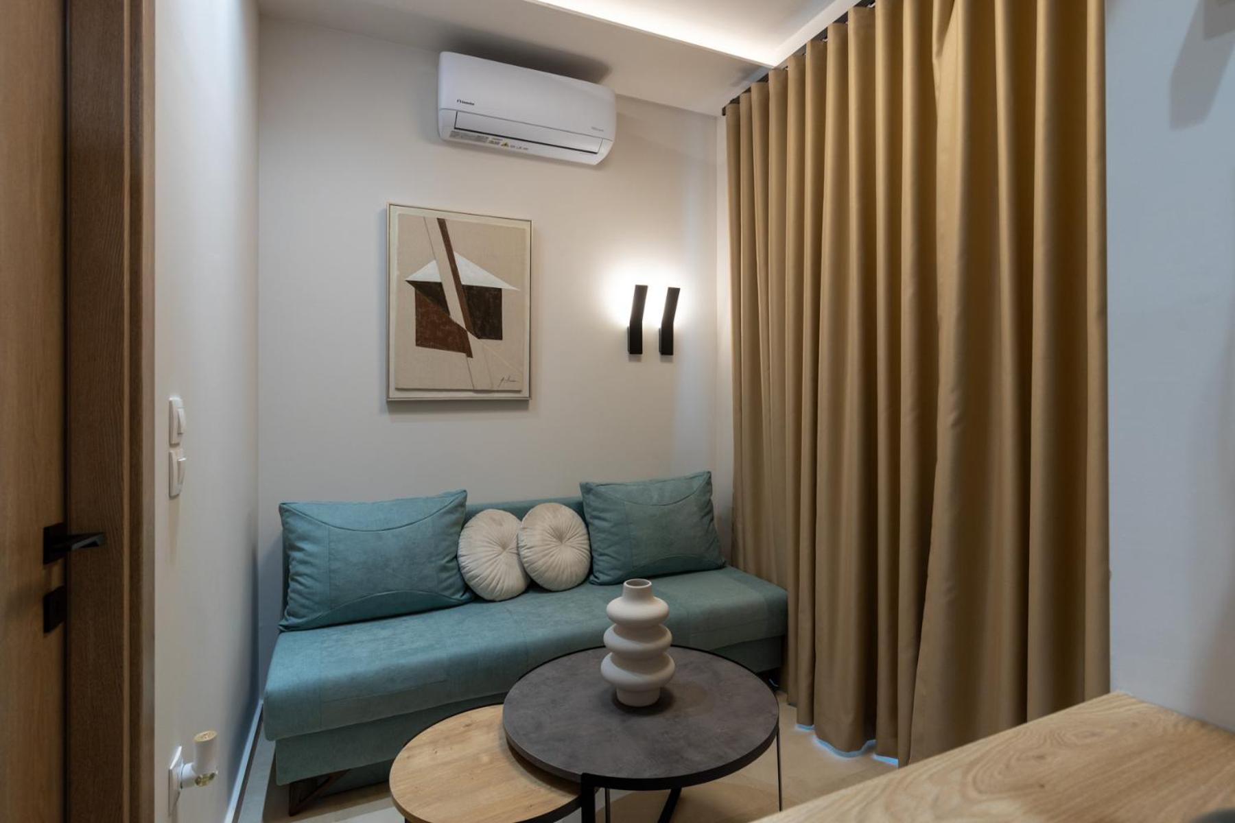 Clock Central Stay Xanthi Rum bild
