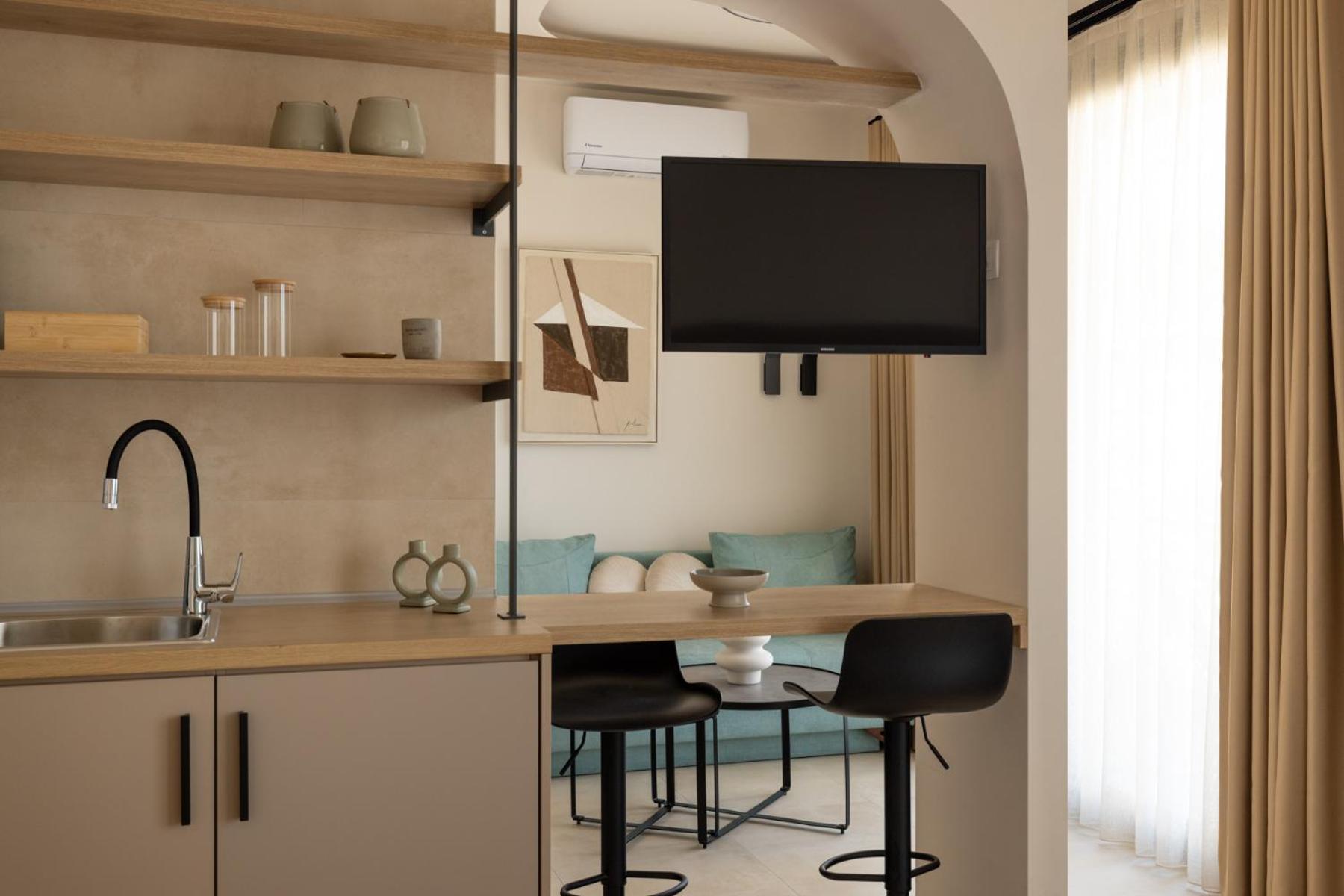 Clock Central Stay Xanthi Rum bild